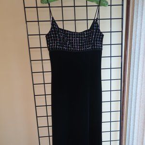 DeLaru by Sheila Yen Color: Black Velvet Evening Gown - Never Worn